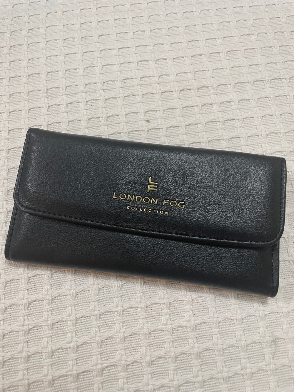 London Fog Black Leather Card & Key Holder with Gold Logo